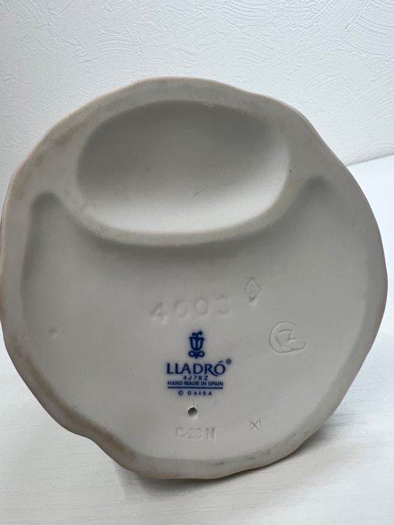 LIADRO 優しいナース（美術品・骨董品）の商品画像 - 査定依頼日：2026年6月28日 - 最高査定価格：5,000円