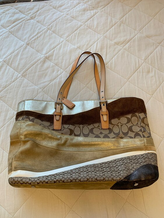 その他 コーチ （ブランドバッグ）の商品画像 - 査定依頼日：2025年5月26日 - 最高査定価格：3,000円