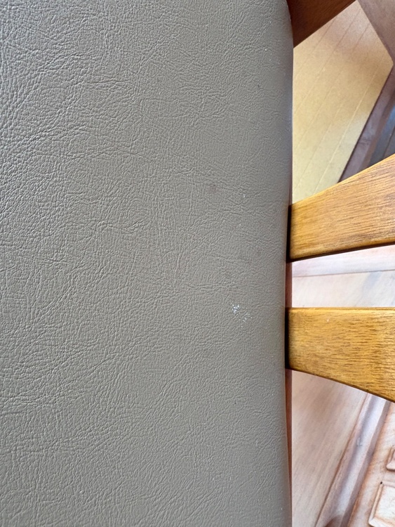 椅子　6脚（家具・寝具）の商品画像 - 査定依頼日：2026年2月13日 - 最高査定価格：10,000円