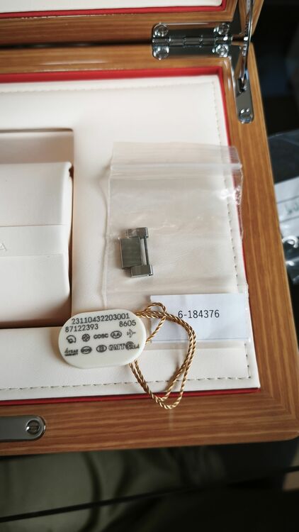 オメガ シーマスター 231.10.43.22.03.001（高級時計）の商品画像 - 査定依頼日：2025年10月11日 - 最高査定価格：550,000円