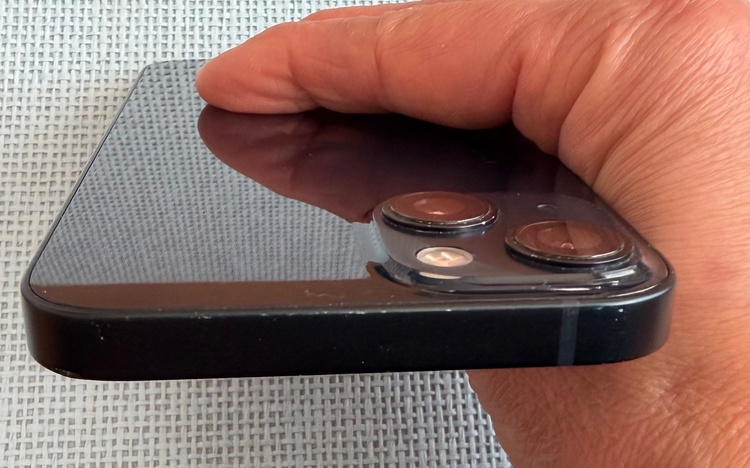 iPhone 13 128GB SIMフリー（スマホ）の商品画像 - 査定依頼日：2026年2月7日 - 最高査定価格：33,000円