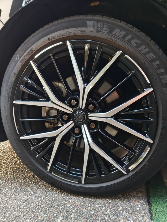 40ヴェルファイアgrホイールタイヤ（カー用品）の商品画像 - 査定依頼日：2025年9月14日 - 最高査定価格：60,000円