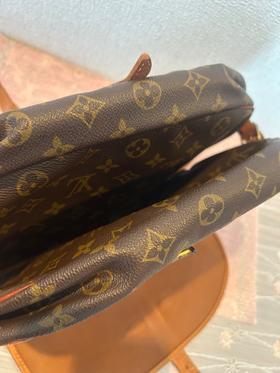 ソミュール30（ブランドバッグ）の商品画像 - 査定依頼日：2025年11月4日 - 最高査定価格：75,000円