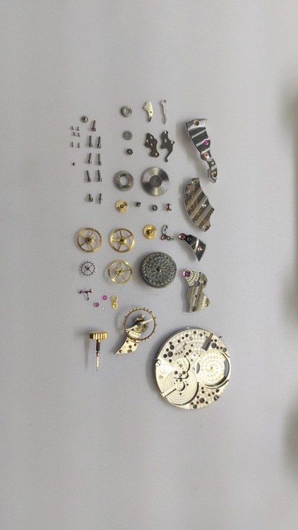 パテックフィリップ カラトラバ 246（高級時計）の商品画像 - 査定依頼日：2025年9月10日 - 最高査定価格：1,550,000円