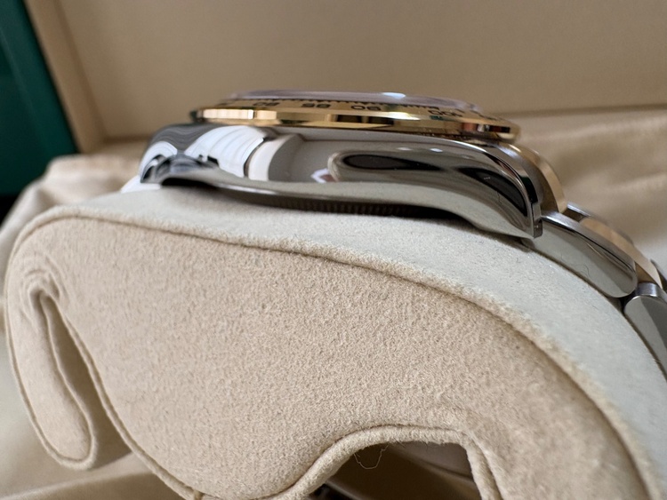 ロレゾール ホワイト文字盤（高級時計）の商品画像 - 査定依頼日：2026年3月30日 - 最高査定価格：4,200,000円