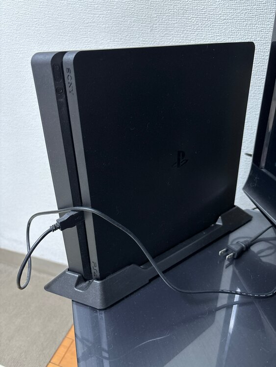 プレイステーション4（ゲーム機本体・ゲームソフト）の商品画像 - 査定依頼日：2025年3月3日 - 最高査定価格：9,000円
