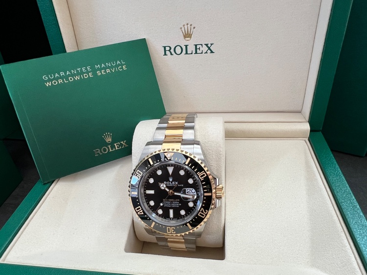 ロレックス シードゥエラー （高級時計）の商品画像 - 査定依頼日：2026年2月6日 - 最高査定価格：3,000,000円