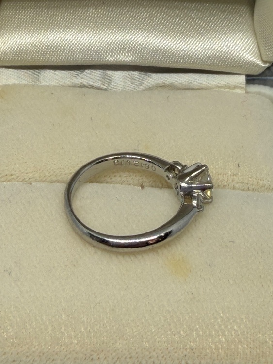 ダイヤモンド指輪0.6カラット（宝石）の商品画像 - 査定依頼日：2026年4月13日 - 最高査定価格：150,000円