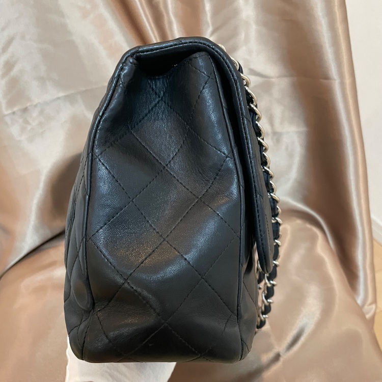 シャネル　デカマトラッセ  ラムスキン  チェーンショルダー（ブランドバッグ）の商品画像 - 査定依頼日：2025年6月8日 - 最高査定価格：400,000円