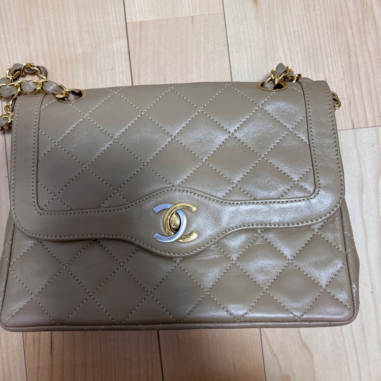 パリ限定　ベージュ（ブランドバッグ）の商品画像 - 査定依頼日：2025年8月29日 - 最高査定価格：250,000円