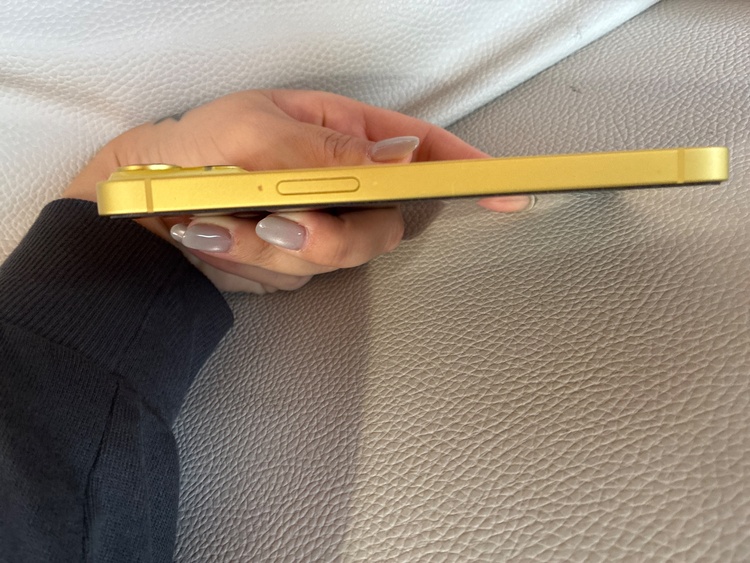 iPhone14（スマホ）の商品画像 - 査定依頼日：2025年12月11日 - 最高査定価格：56,000円