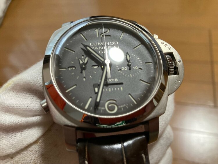 ルミノールクロノ　モノプルサンテＧＭＴ　８Ｄａｙｓ（高級時計）の商品画像 - 査定依頼日：2026年5月12日 - 最高査定価格：930,000円