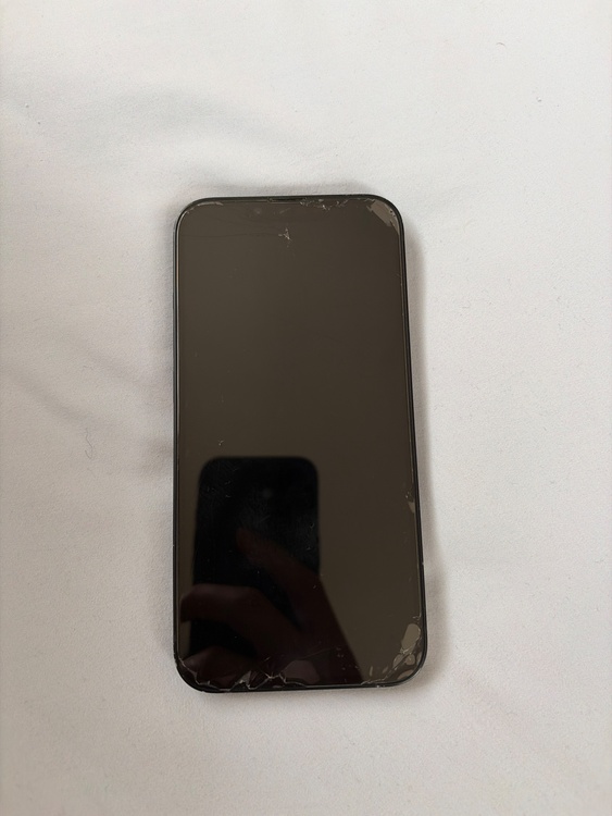 iPhone 13 Pro 128GB Softbank（スマホ）の商品画像 - 査定依頼日：2026年4月7日 - 最高査定価格：28,000円