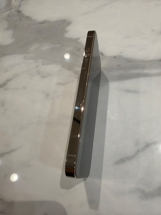 iPhone13pro 128GB（スマホ）の商品画像 - 査定依頼日：2026年1月25日 - 最高査定価格：42,000円