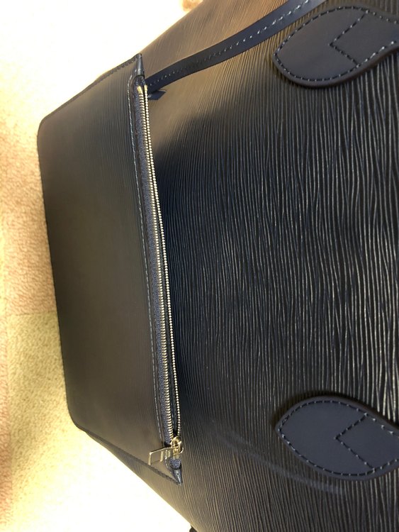 ルイヴィトン エピ （ブランドバッグ）の商品画像 - 査定依頼日：2022年10月22日 - 最高査定価格：100,000円