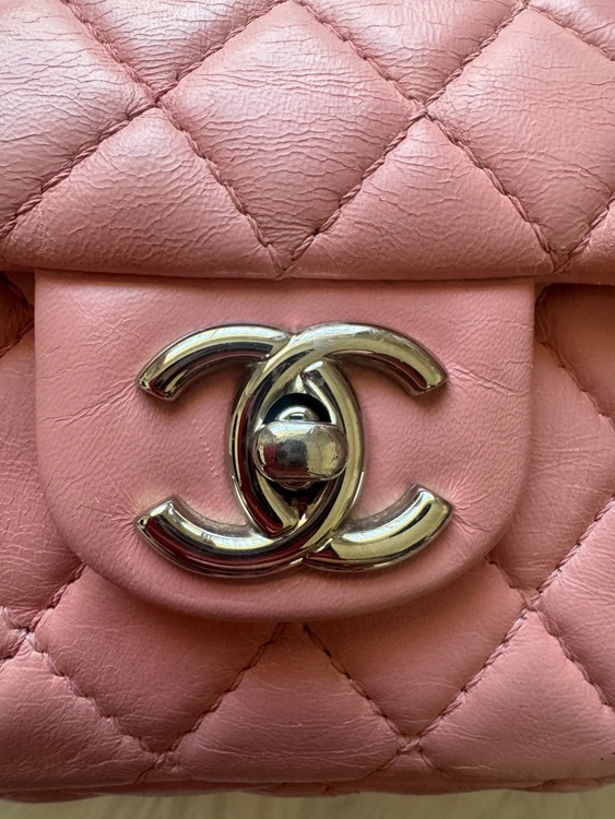 CHANEL マトラッセ25 ピンク　12番台（ブランドバッグ）の商品画像 - 査定依頼日：2026年10月7日 - 最高査定価格：800,000円