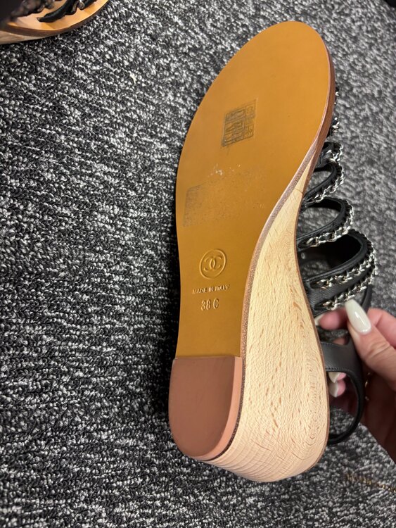 サンダル（古着・ファッション）の商品画像 - 査定依頼日：2025年5月15日 - 最高査定価格：25,000円