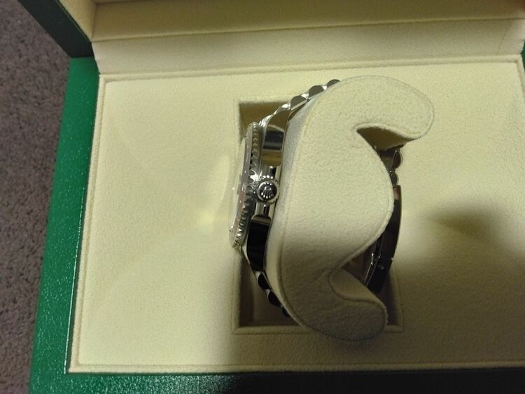 ロレックス GMTマスター 126710blro（高級時計）の商品画像 - 査定依頼日：2025年6月27日 - 最高査定価格：3,400,000円