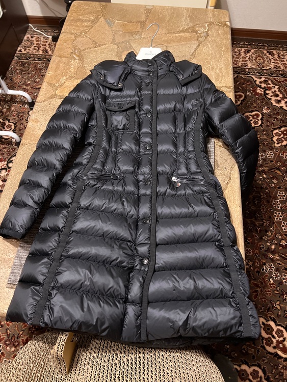 モンクレール　エルミンヌ（古着・ファッション）の商品画像 - 査定依頼日：2025年10月23日 - 最高査定価格：50,000円