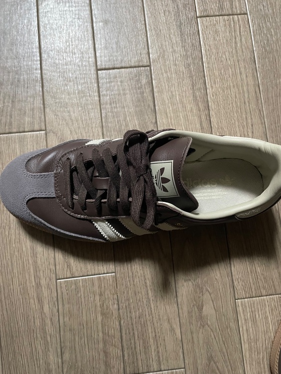 アディダス サンバ OG シューズのレザーアッパーとガムラバーアウトソール（古着・ファッション）の商品画像 - 査定依頼日：2025年12月1日 - 最高査定価格：2,000円