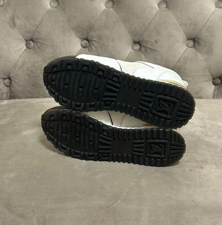 ランナウェイスニーカー（古着・ファッション）の商品画像 - 査定依頼日：2025年6月24日 - 最高査定価格：40,000円