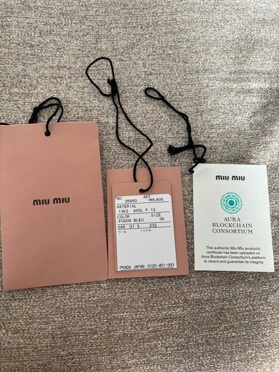 ニット（古着・ファッション）の商品画像 - 査定依頼日：2025年1月14日 - 最高査定価格：10,000円