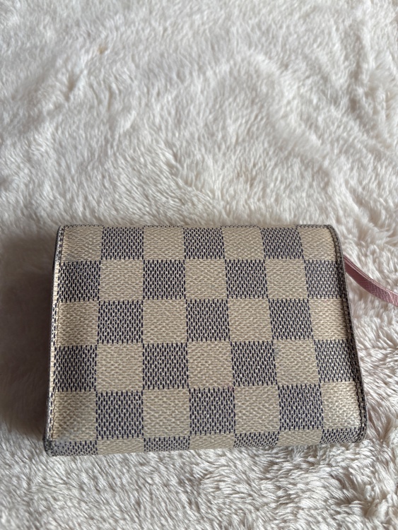 ルイヴィトン ダミエアズール ヴィクトリーヌ 三つ折り財布（ブランド財布・小物）の商品画像 - 査定依頼日：2026年4月8日 - 最高査定価格：20,000円