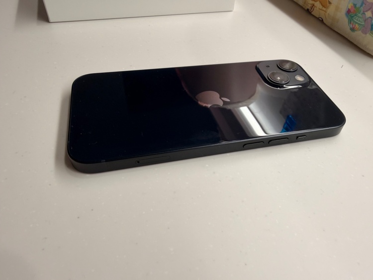 iPhone13 黒 128GB（スマホ）の商品画像 - 査定依頼日：2026年8月29日 - 最高査定価格：40,000円