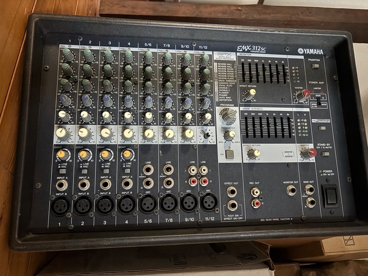 YAMAHA EMX312sc（ピアノ・楽器・PA機材）の商品画像 - 査定依頼日：2025年12月3日 - 最高査定価格：15,000円