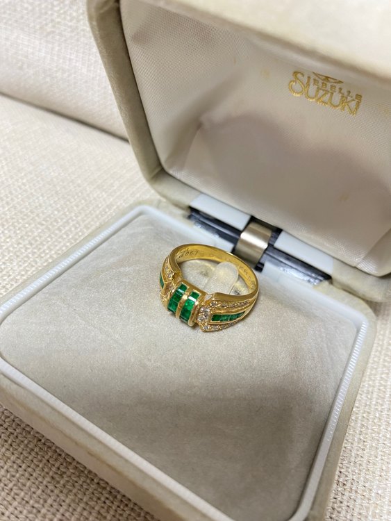 エメラルドとダイヤの指輪 ベース18金（金・貴金属）の商品画像 - 査定依頼日：2023年8月21日 - 最高査定価格：40,000円