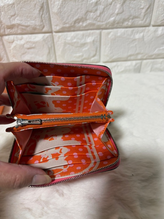 アザップ　シルクインコンパクト（ブランド財布・小物）の商品画像 - 査定依頼日：2025年9月23日 - 最高査定価格：25,000円