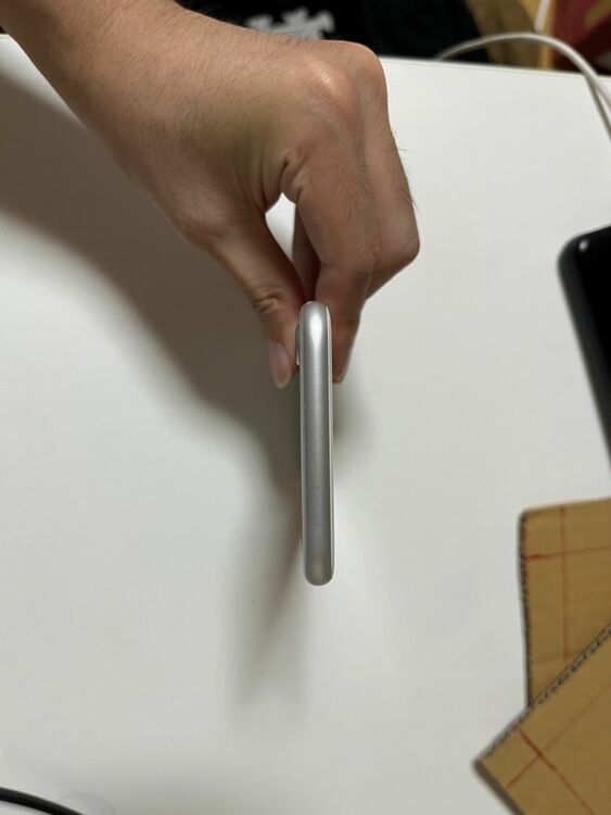 iphone 8（スマホ）の商品画像 - 査定依頼日：2025年7月18日 - 最高査定価格：5,000円