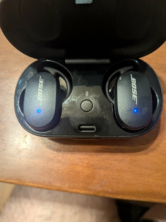 BOSE quiet comfort ワイヤレスノイズキャンセリングヘッドフォン（オーディオ・スピーカー）の商品画像 - 査定依頼日：2026年5月3日 - 最高査定価格：100,000円