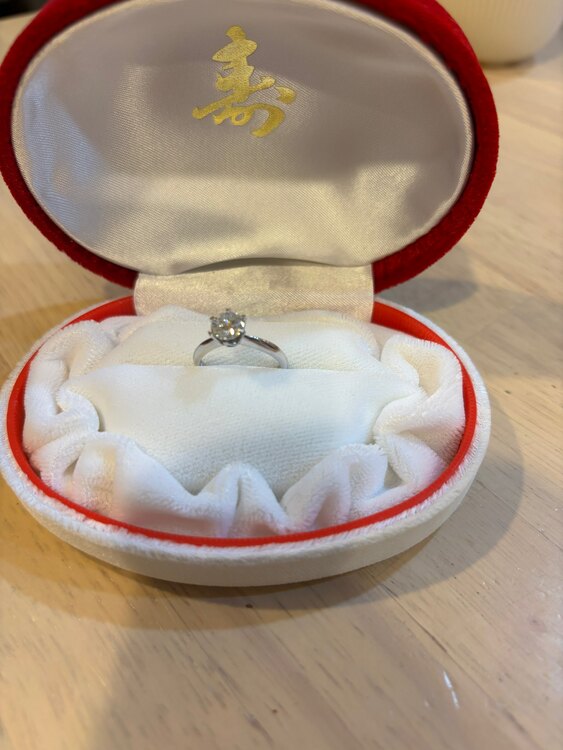 ダイヤモンド（金・貴金属）の商品画像 - 査定依頼日：2025年5月18日 - 最高査定価格：250,000円