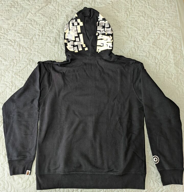 シャークパーカー（古着・ファッション）の商品画像 - 査定依頼日：2025年11月4日 - 最高査定価格：5,000円