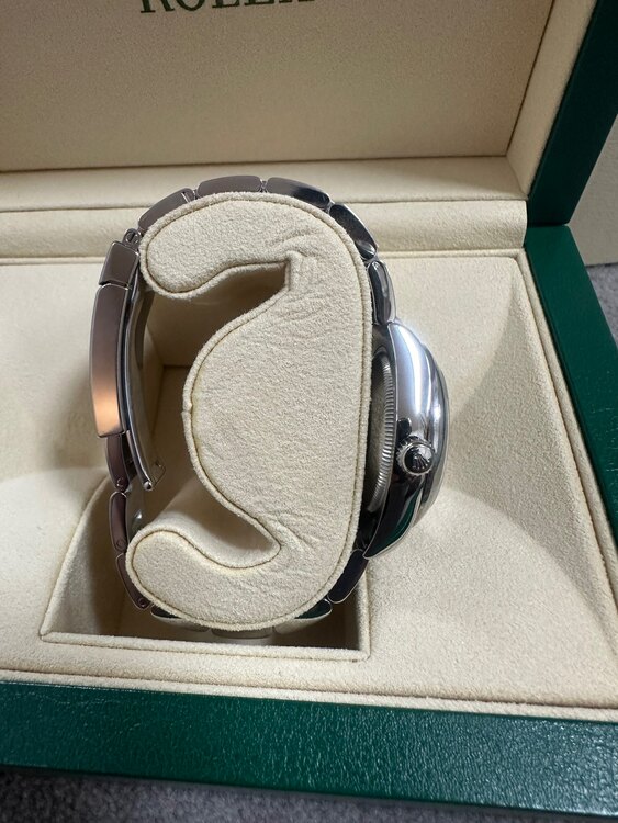 ロレックス パーペチュアル 17720（高級時計）の商品画像 - 査定依頼日：2025年3月18日 - 最高査定価格：750,000円