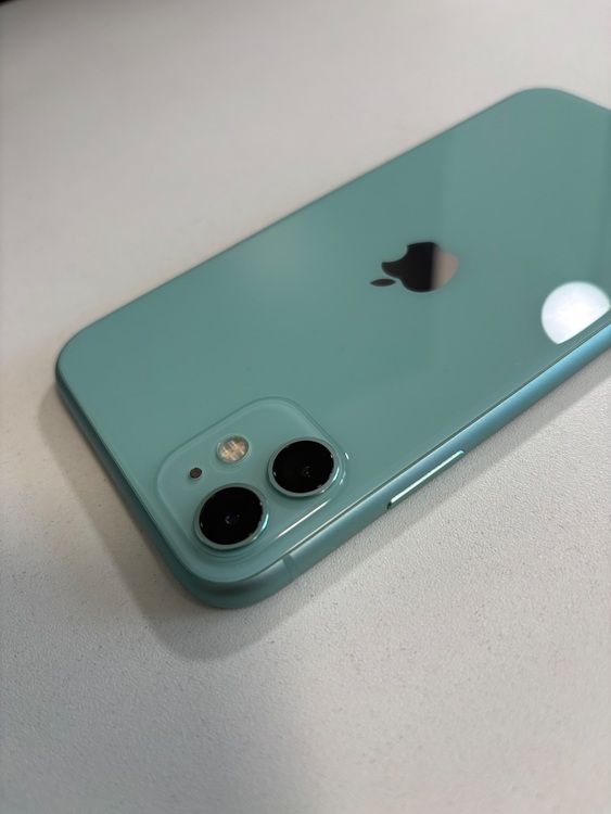 iPhone11 128GB Softbank（スマホ）の商品画像 - 査定依頼日：2025年8月15日 - 最高査定価格：100,000円