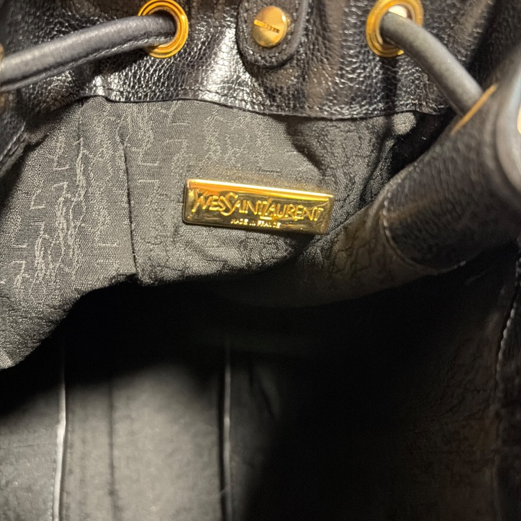 イブサンローラン　ショルダーバッグ（ブランドバッグ）の商品画像 - 査定依頼日：2025年10月10日 - 最高査定価格：36,000円