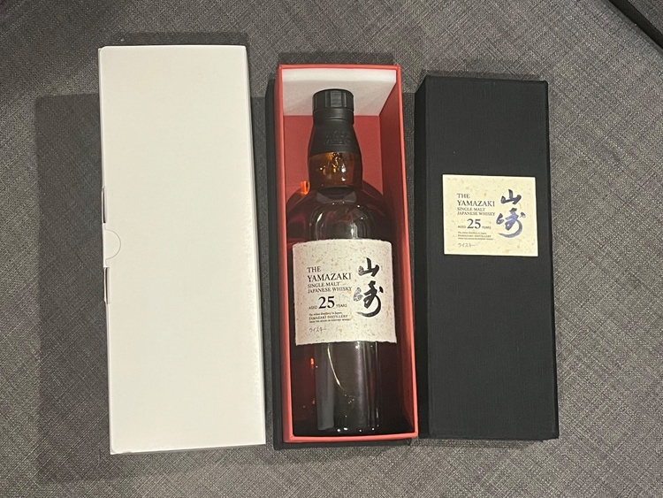 ウイスキー サントリー山崎 （お酒）の商品画像 - 査定依頼日：2026年4月19日 - 最高査定価格：830,000円