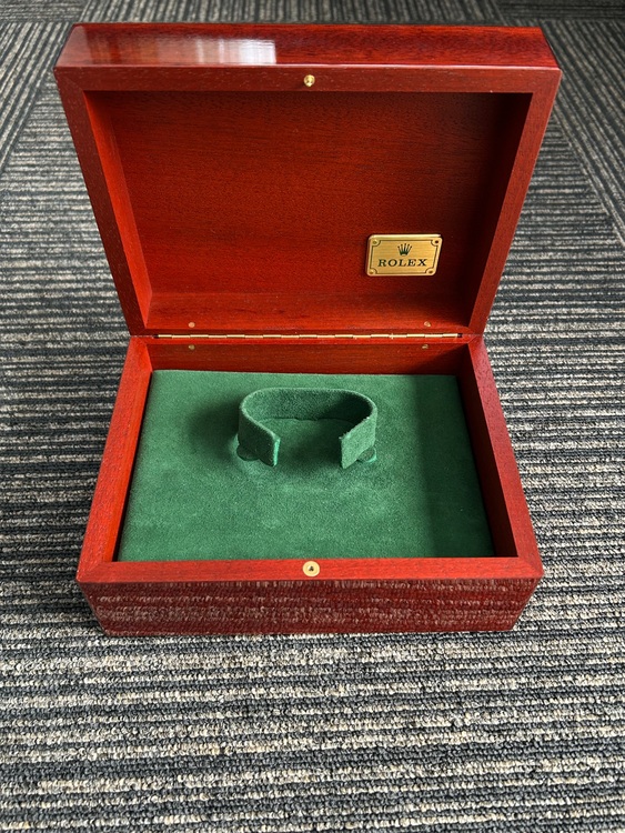 コスモグラフデイトナ（高級時計）の商品画像 - 査定依頼日：2025年6月30日 - 最高査定価格：5,300,000円