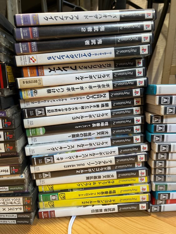 DSソフトなど100個ちょっととプレステ3．wii.ゲームキューブの本体は箱無し（ゲーム機本体・ゲームソフト）の商品画像 - 査定依頼日：2023年11月8日 - 最高査定価格：18,000円