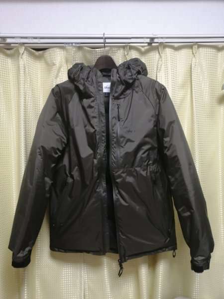 ナンガ（ NANGA） メンズ オーロラダウンジャケット（古着・ファッション）の商品画像 - 査定依頼日：2025年3月26日 - 最高査定価格：1,000円