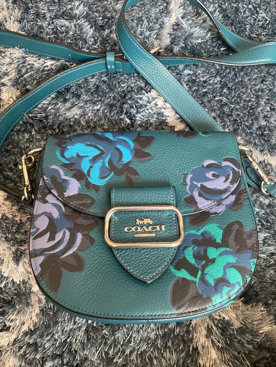 モーガン サドル バッグ・ジャンボ フローラル プリント（ブランドバッグ）の商品画像 - 査定依頼日：2025年8月24日 - 最高査定価格：8,000円