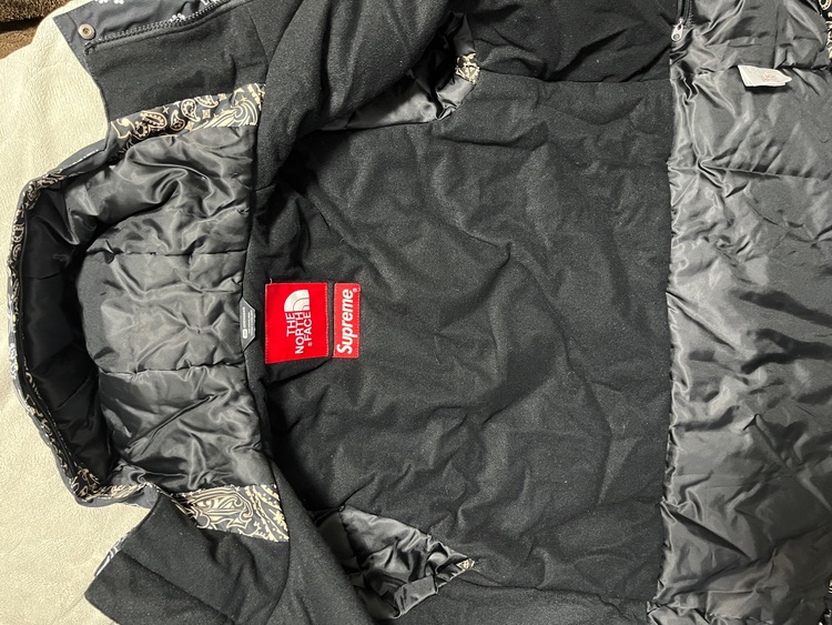 シュプリーム ノースフェイス バンダナ（古着・ファッション）の商品画像 - 査定依頼日：2025年12月9日 - 最高査定価格：90,000円