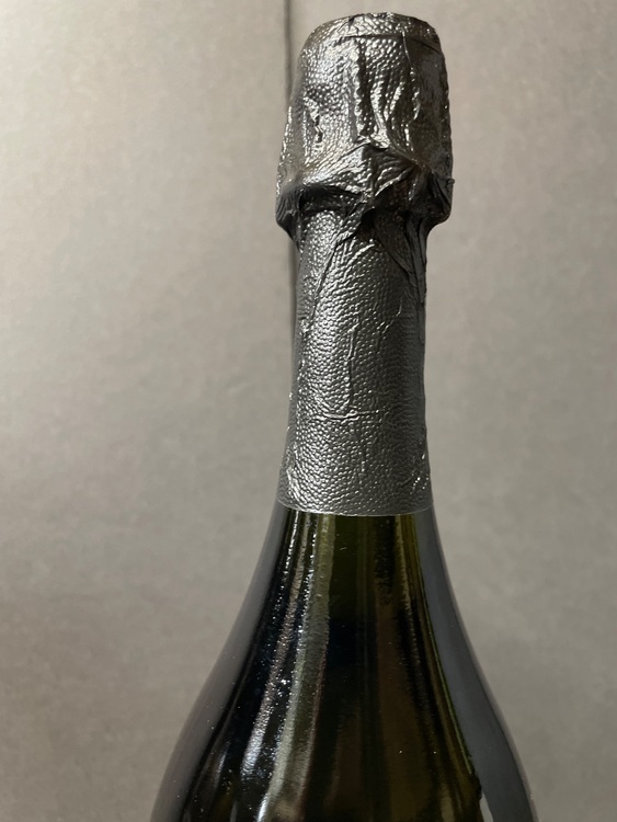 ドンペリルミナス並行（お酒）の商品画像 - 査定依頼日：2025年9月18日 - 最高査定価格：16,000円