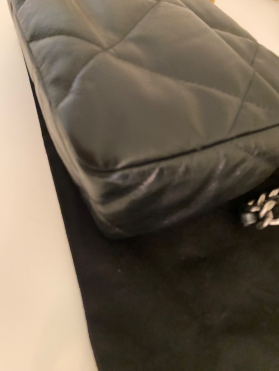 CHANEL19ハンドバッグ（ブランドバッグ）の商品画像 - 査定依頼日：2025年6月29日 - 最高査定価格：500,000円