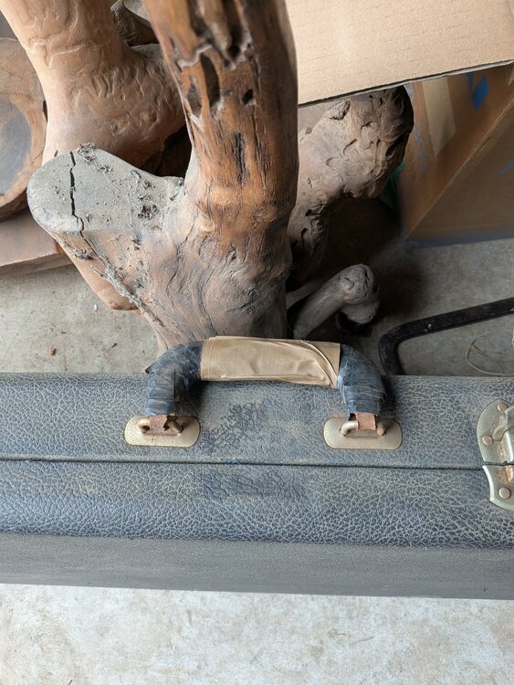 フェンダーハードケースのみ、1970年代頃（ピアノ・楽器・PA機材）の商品画像 - 査定依頼日：2026年3月21日 - 最高査定価格：2,000円