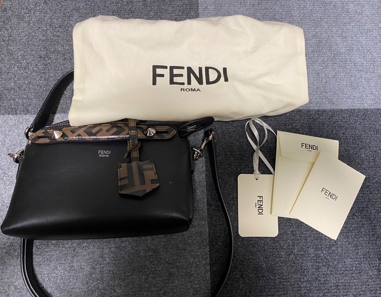 フェンディ（ブランドバッグ）の商品画像 - 査定依頼日：2026年8月24日 - 最高査定価格：92,000円