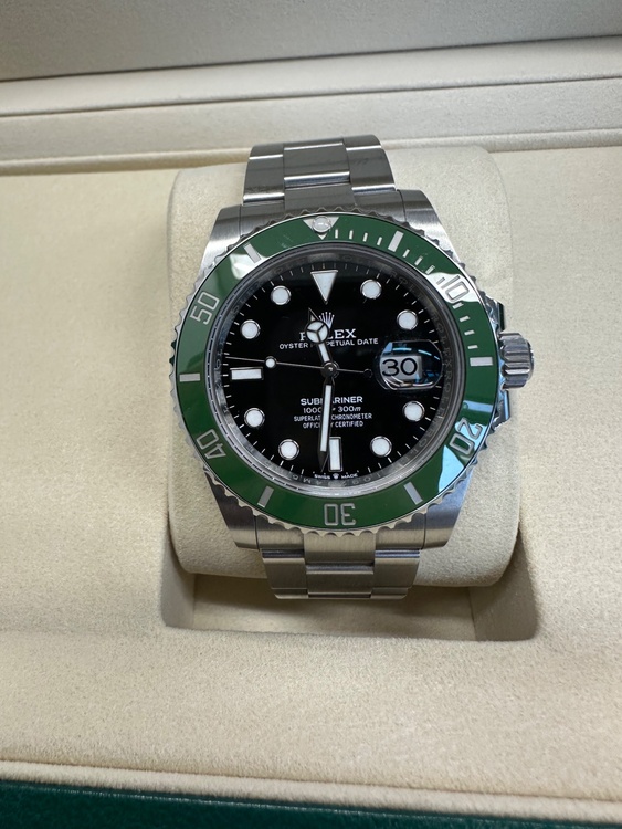 グリーンサブマリーナ（高級時計）の商品画像 - 査定依頼日：2026年3月31日 - 最高査定価格：2,350,000円