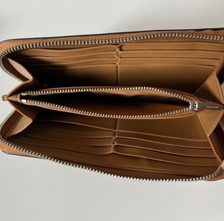 その他 コーチ （ブランドバッグ）の商品画像 - 査定依頼日：2025年8月5日 - 最高査定価格：3,000円